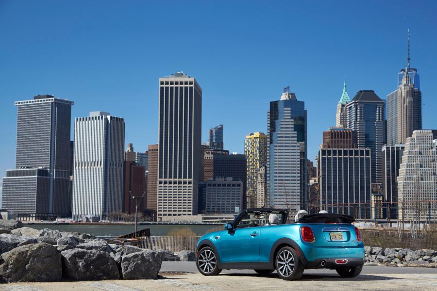  Mini Cooper Cabrio 2016 года  (US) (фото 19 из 26)